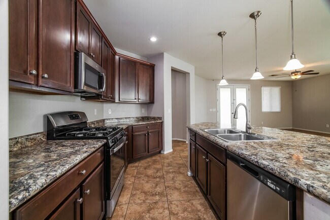 Foto del edificio - 7543 W Darrel Rd