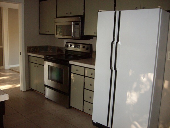 Building Photo - 2264 Lillian St