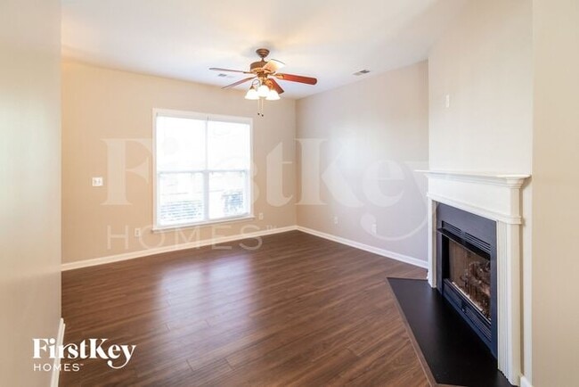 Building Photo - 216 Pimpernel St