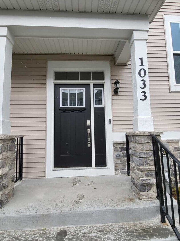 Primary Photo - 1033 Atterberg Rd