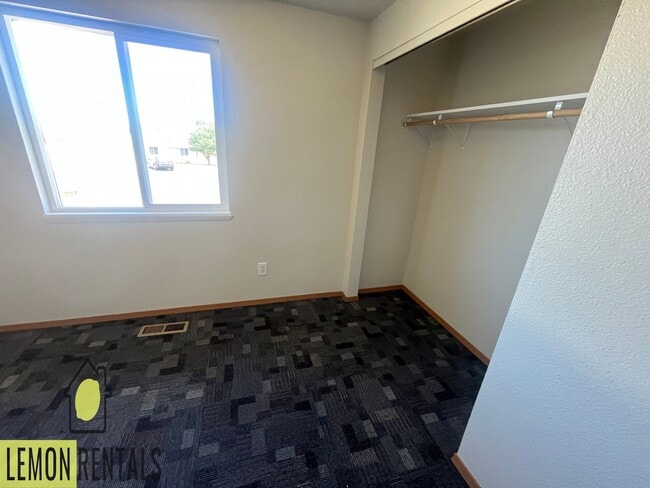Building Photo - Newly remodeled house in Umatilla, Oregon