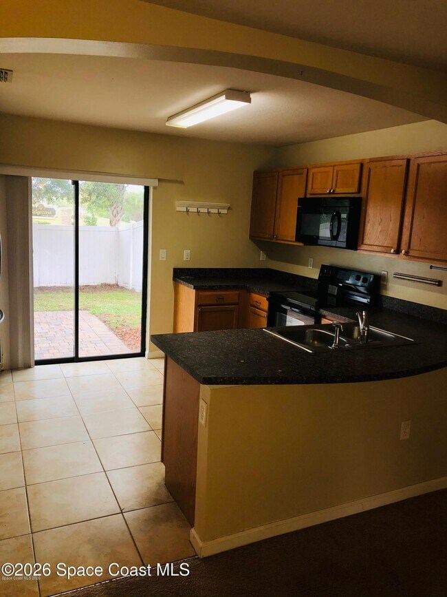 Building Photo - 1280 Luminary Cir
