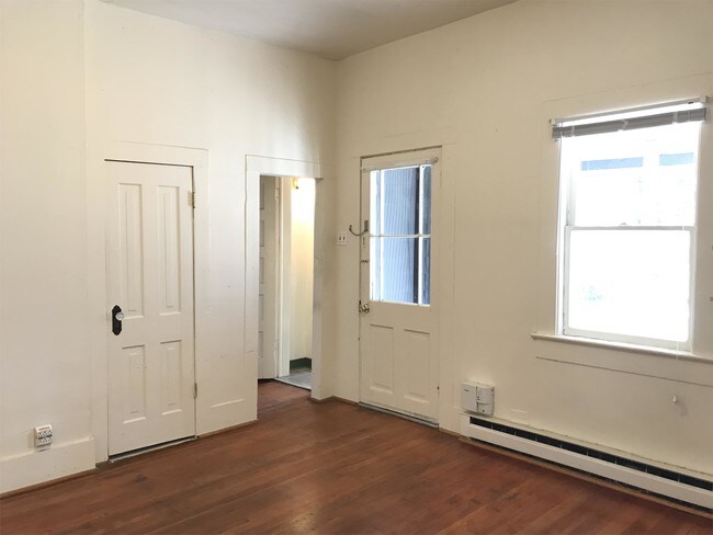 Building Photo - 2519 Baker Ave