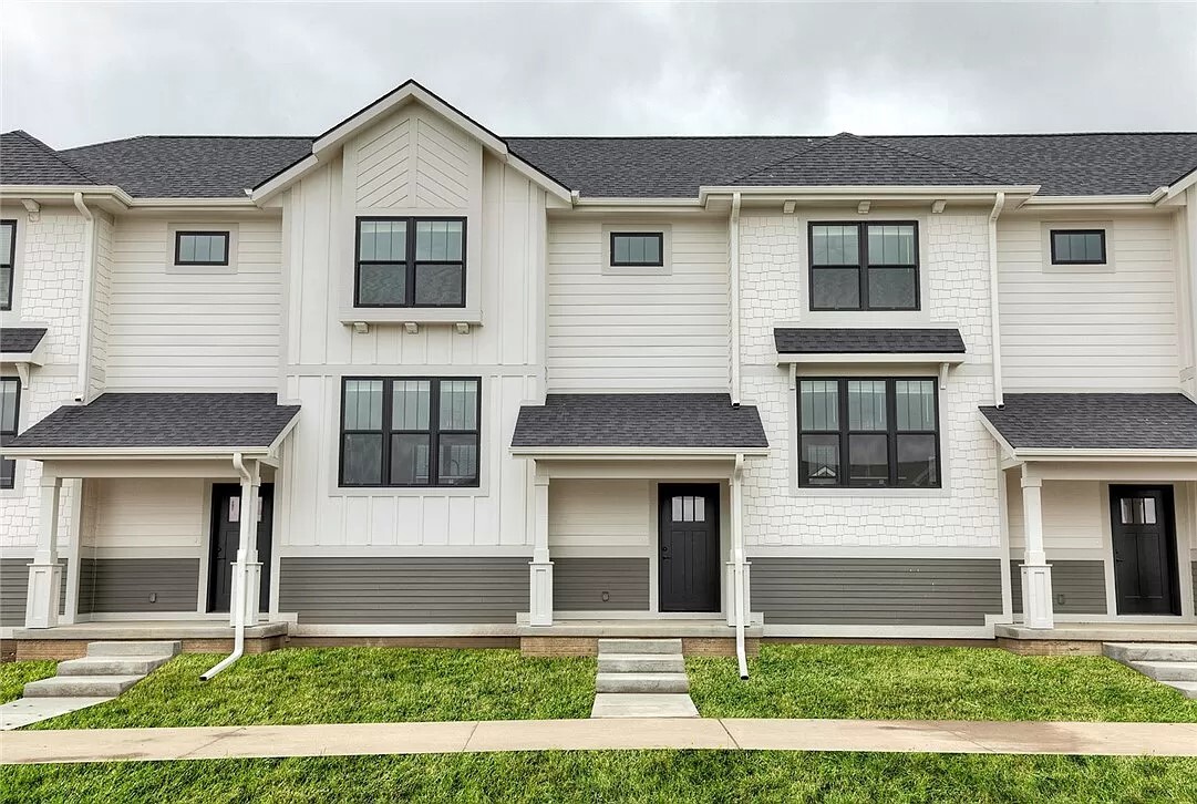 2833 SW Prairie Trail Pky, Ankeny, IA 50023 Townhome Rentals in
