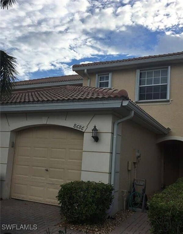 Foto principal - 8686 Athena Ct