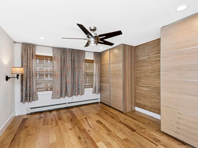 Building Photo - 16 Linden St