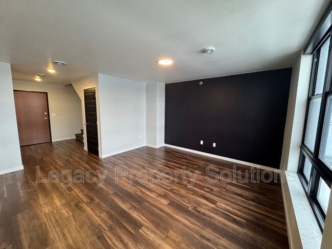 Foto del edificio - 208 E Greenfield Ln