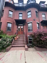 Building Photo - 106 E Brookline St