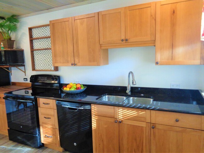 Building Photo - 923 22nd Pl