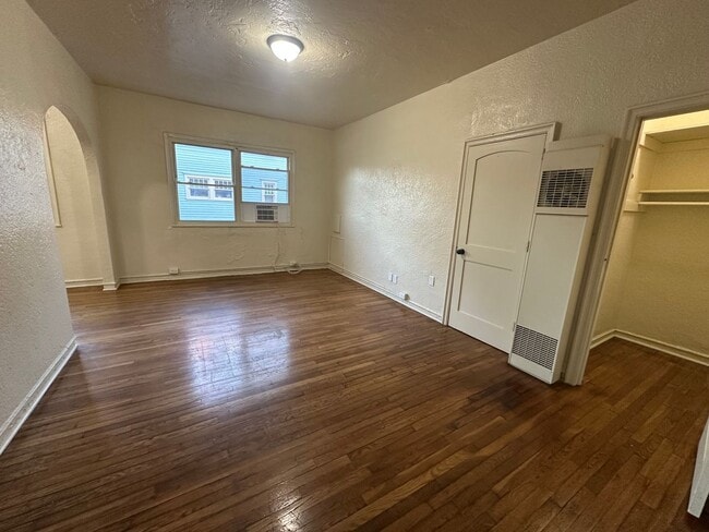 Interior Photo - Walnut Manor