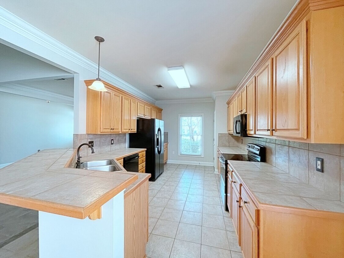 Foto principal - 4 BEDROOM HOUSE OFF OLD PERKINS IN PRAIRIE...