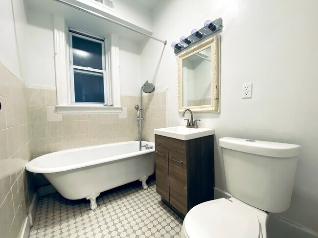 Foto del edificio - 104 Baldwin Ave