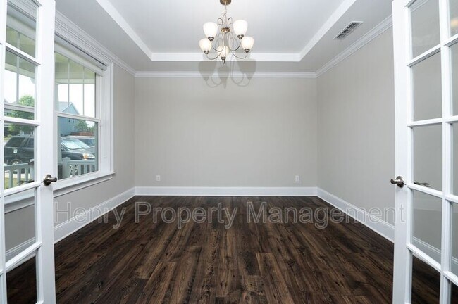 Building Photo - 208 Mystwood Hollow Cir