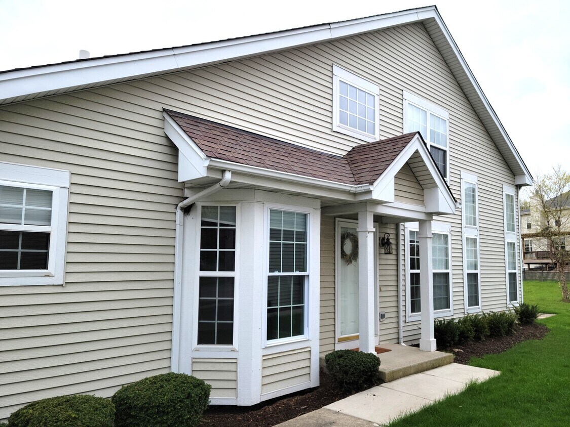 938 Willow St, Itasca, IL 60143 Townhome Rentals in Itasca IL