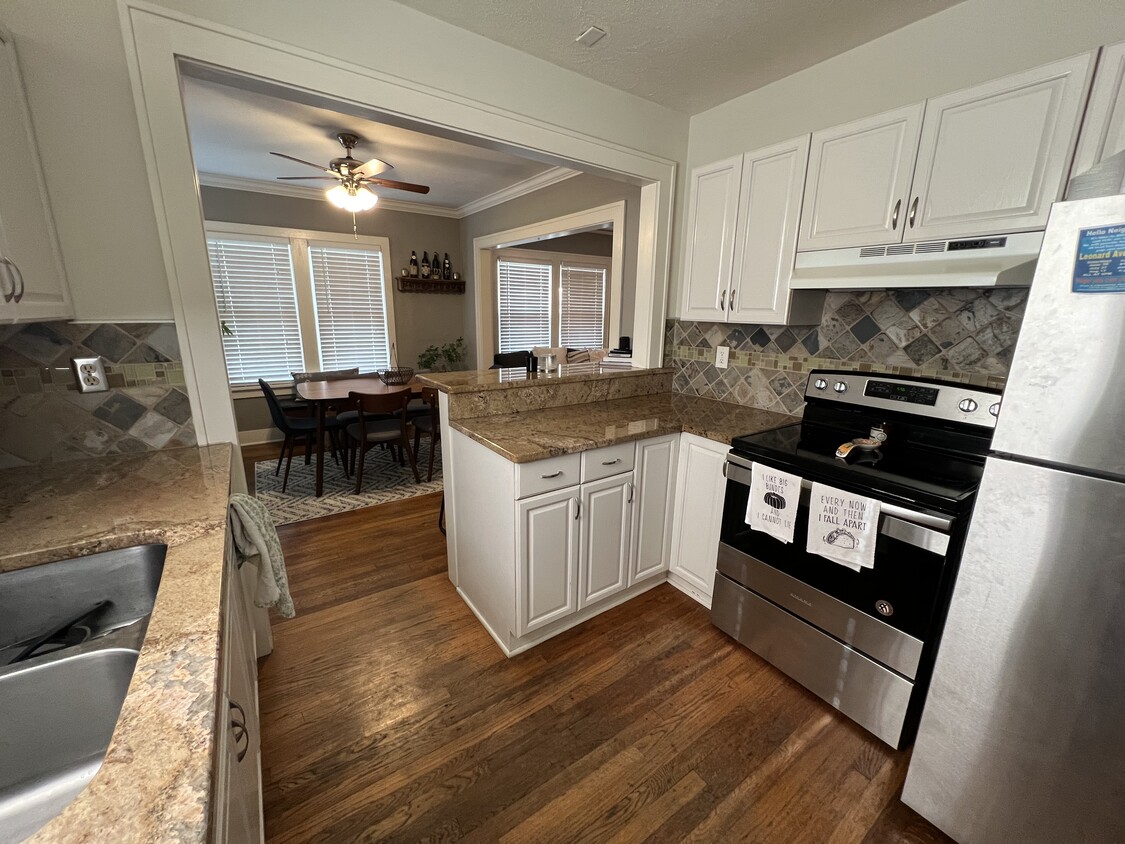 Foto principal - 14809 Leonard Ave