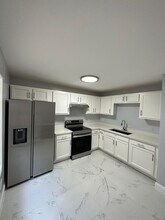 Building Photo - 10973 Traci Lynn Dr