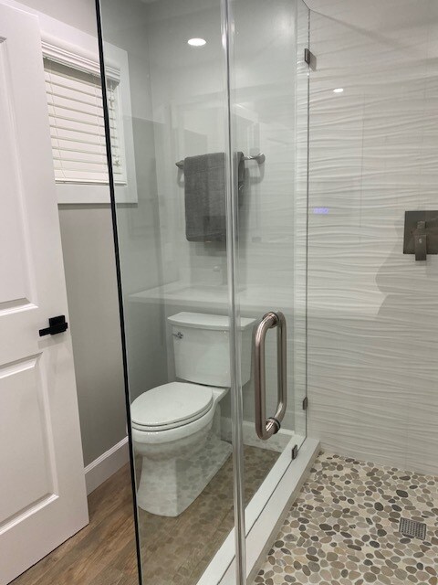 Standing shower in the master bath. - 1121 E Wilson Ave