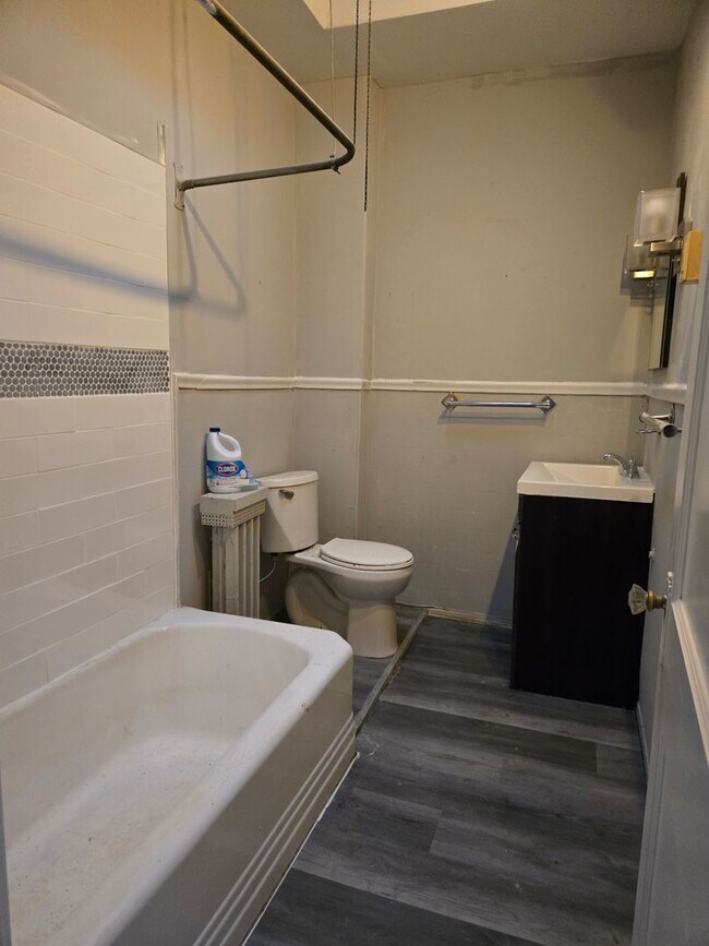 Foto del edificio - N Edgewood St 3BR *PHA OK*