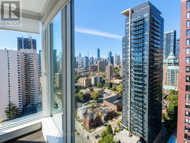 Building Photo - 609 Sherbourne St