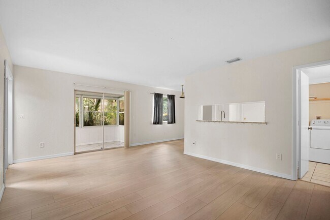 Foto del edificio - Beautiful Two-story condo 2bedrooms 2 bath...