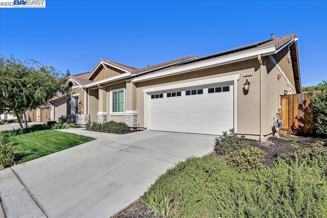 Building Photo - 1610 Chestnut Ct
