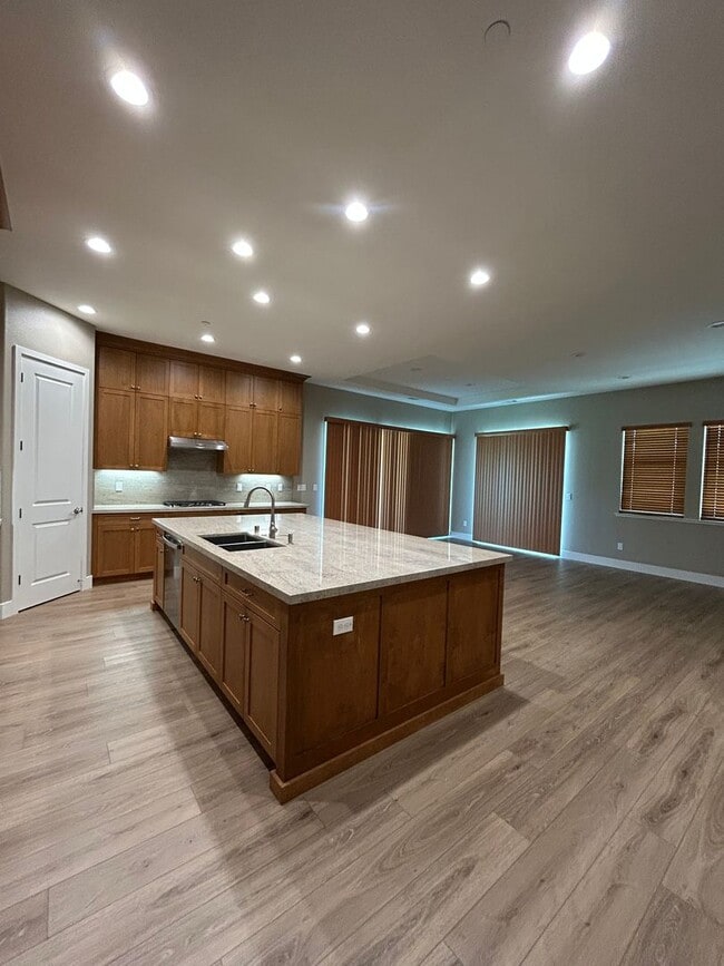 Building Photo - 3 Bedroom 2 Bathroom Luxury 55+ Living in Twin Oaks