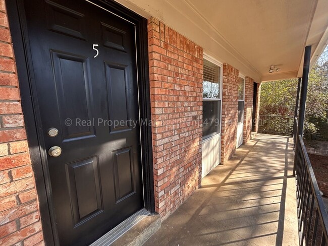Building Photo - 2301 S V St