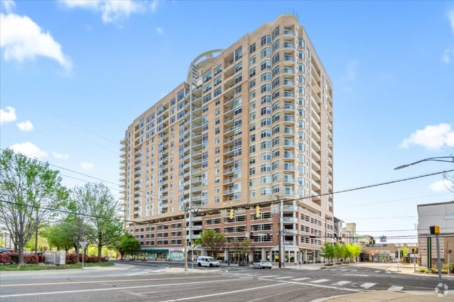 Building Photo - 5750 Bou Ave