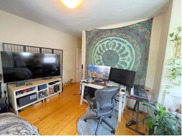 Foto del edificio - 122A Englewood Ave