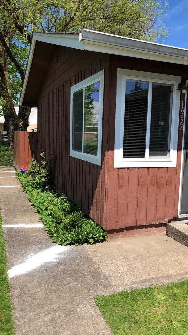 Foto del edificio - Nicely Remodeled 2 Bedroom 1 bath in NW Corvallis W/Storage Shed