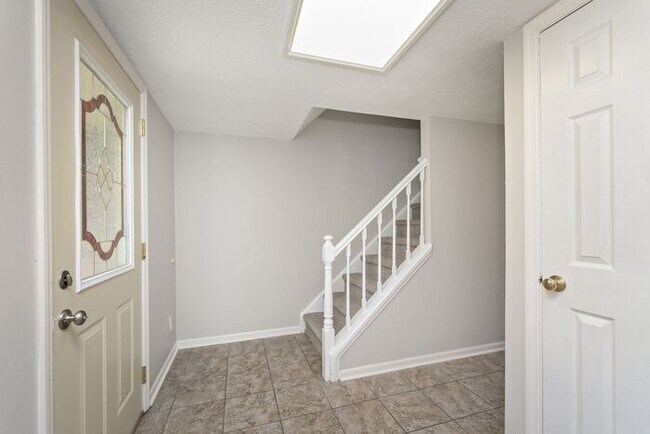 Building Photo - Sweet 4 Bedroom 2.5 Bath Home in Great Fishers Location Within Walking Distance to the Nickel Pla...