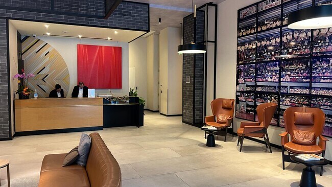 Foto del edificio - 121 NE 34th St