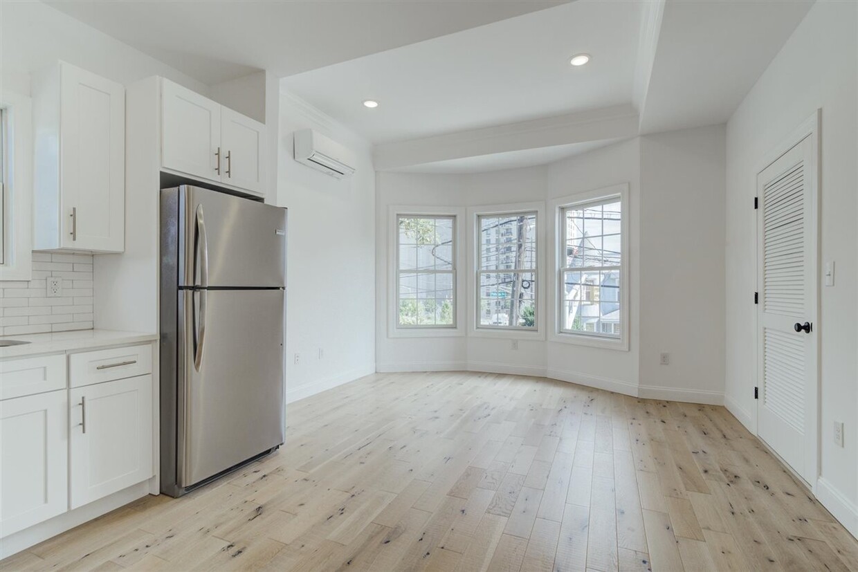 Foto principal - 671 Palisade Ave