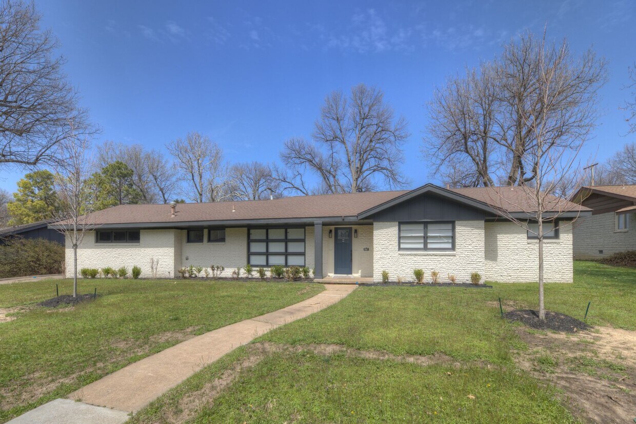 Primary Photo - FOR LEASE | Mid-town Tulsa | Available Now!