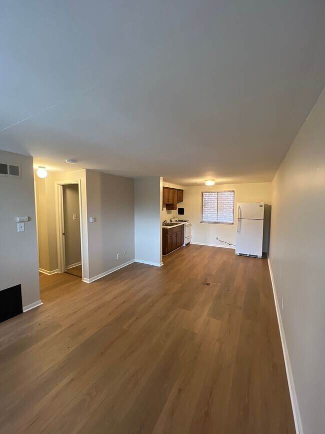 Building Photo - 45 W Neff Ave