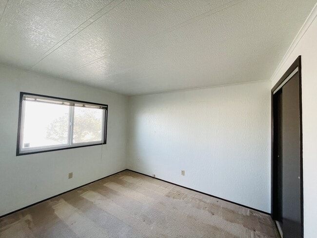 Building Photo - 852 Dodge Ln