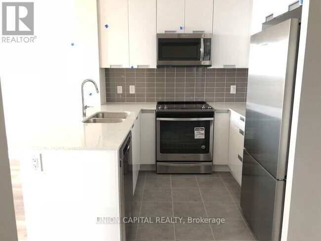 Photo du bâtiment - 5033 Four Springs Ave