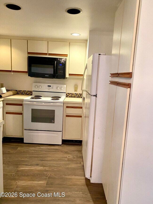 Foto del edificio - 1600 Woodland Dr