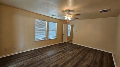 Building Photo - 22135 Greengate Dr