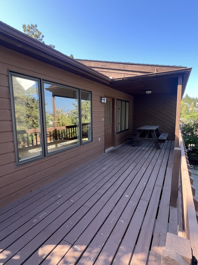 Foto del edificio - 1075 Woodbridge Dr