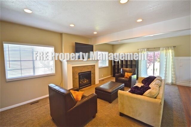 Building Photo - Phenomenal 3 Bedroom Lehi Home