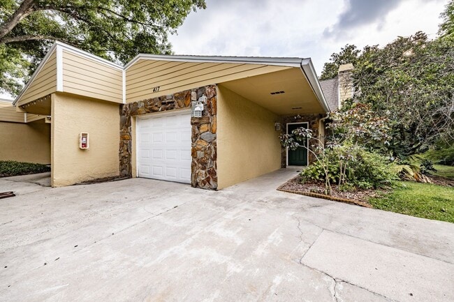 Foto del edificio - NEW PRICE! 3/2 Palm Harbor Townhouse