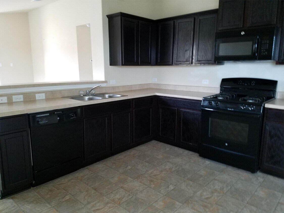 Foto del edificio - 2414 Blue Sky Ln