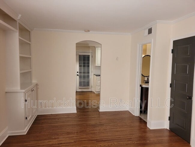 Photo - 3228 Barnhill Dr Apartment