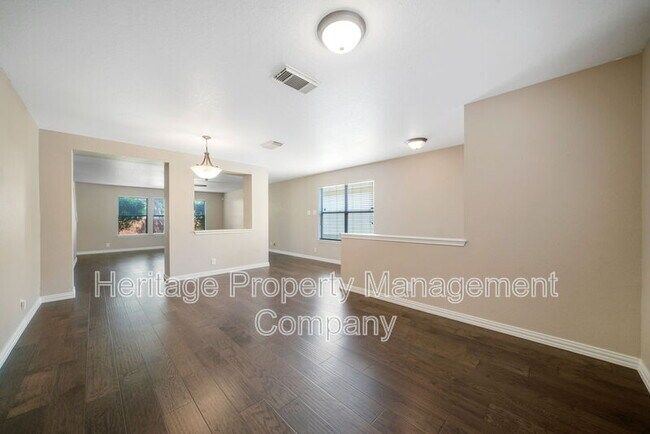 Foto del edificio - 136 Longhorn Way