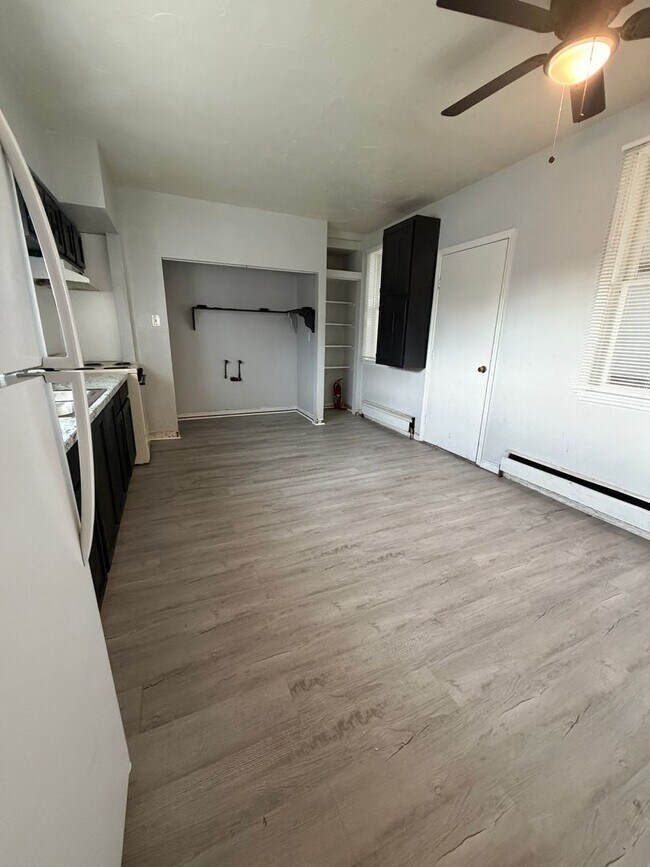 Foto del edificio - 1027 E Market St