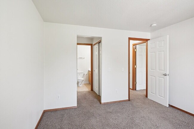 Foto del edificio - 4 bedroom 2.5 bath home