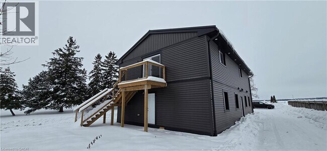 Building Photo - 2274 Line 34