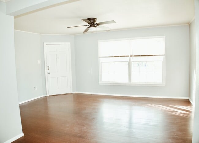 Building Photo - Brookview Hills