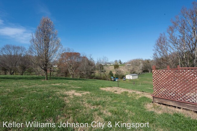 Building Photo - 3 br, 1.5 bath House - 132 Cal Drive